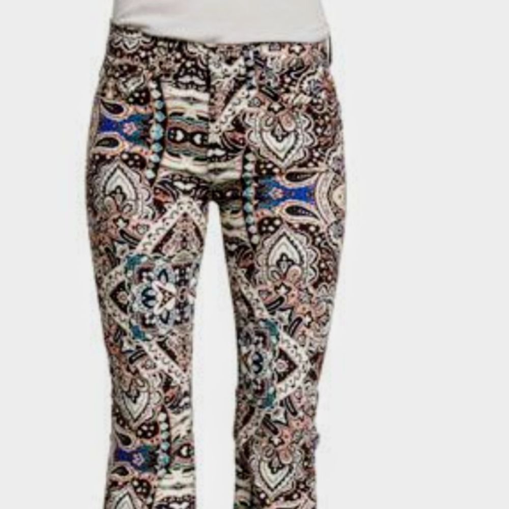NWOT 7 For All Mankind Flare-bottoms 💜